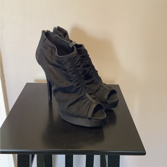 Chinese Laundry Heels - Picture 4 of 7